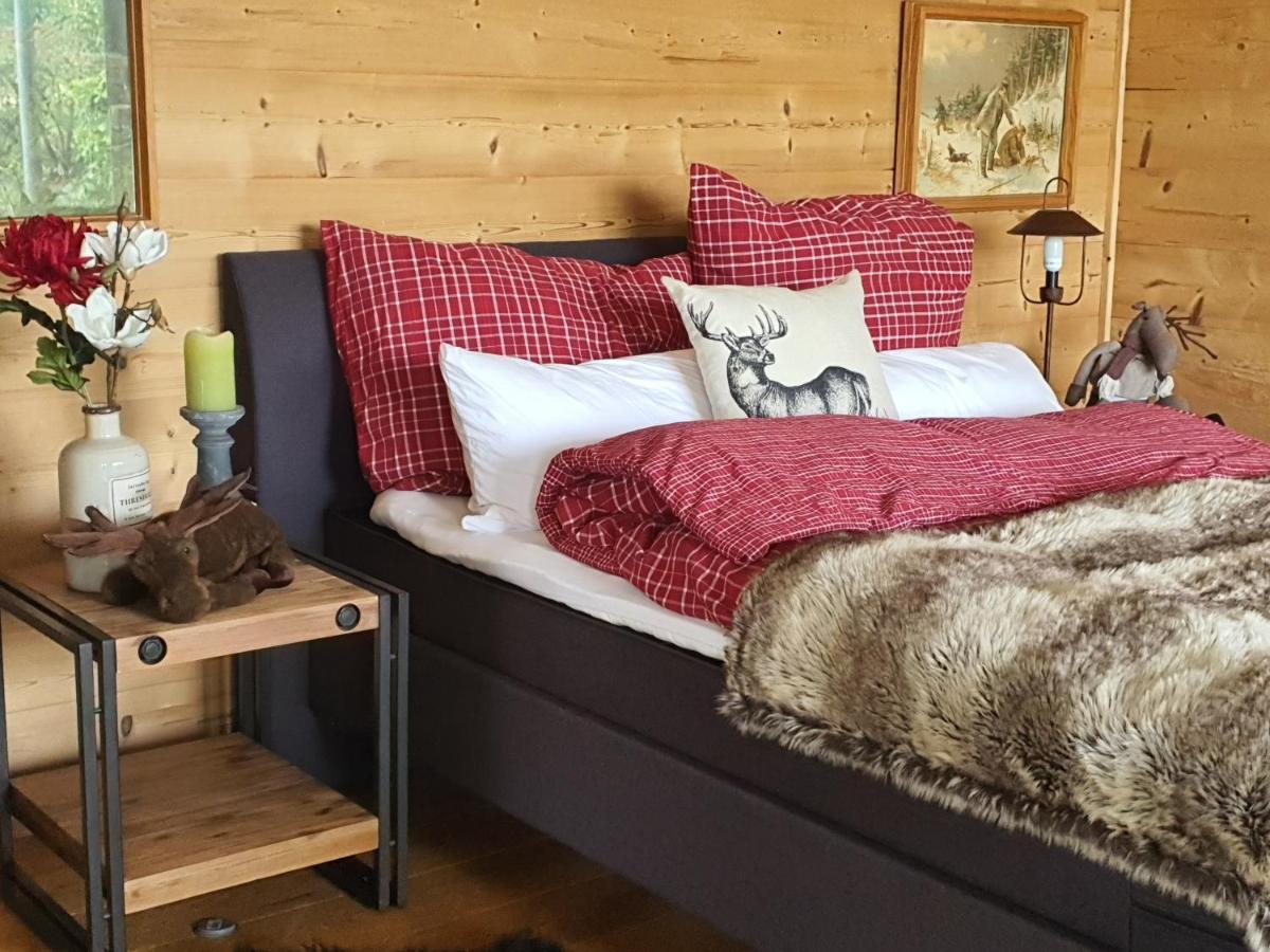 River Mosel Holiday Homes, Meerfeld Studio With A Lake View エクステリア 写真